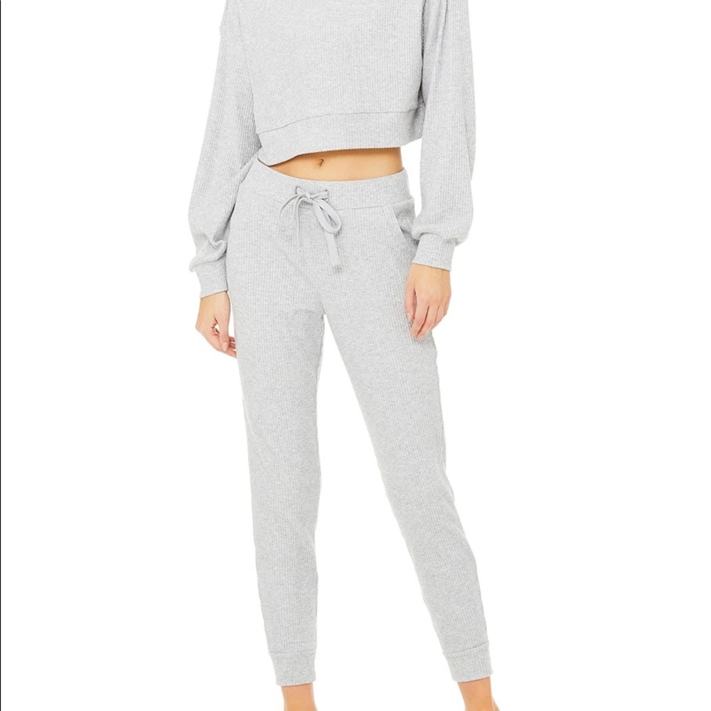 NWOT Alo Yoga Muse Pant